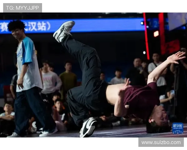 武汉街舞盛宴揭秘:走进街舞队的实力与热情之旅 武汉街舞盛宴揭秘:走进街舞队的实力与热情之旅